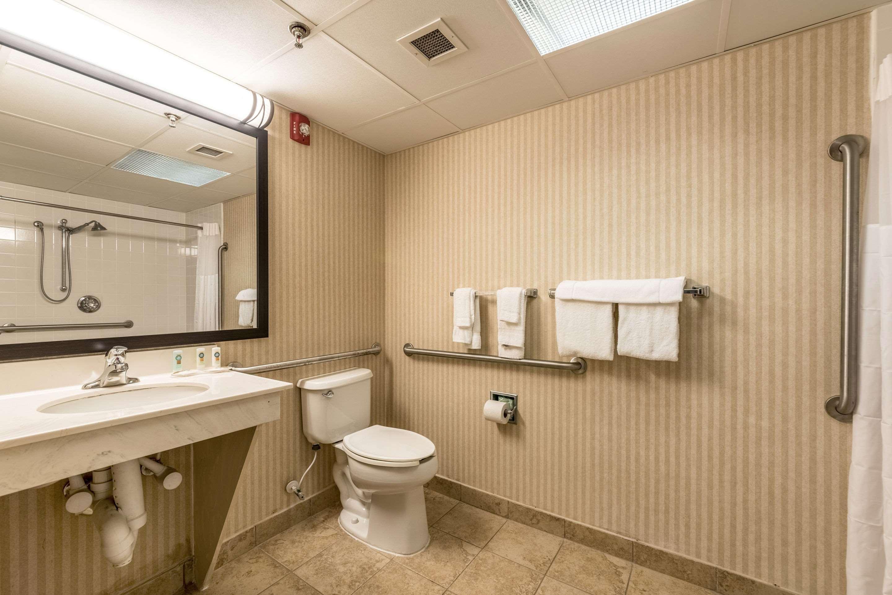 Quality Inn & Suites Clemmons I-40 Eksteriør bilde