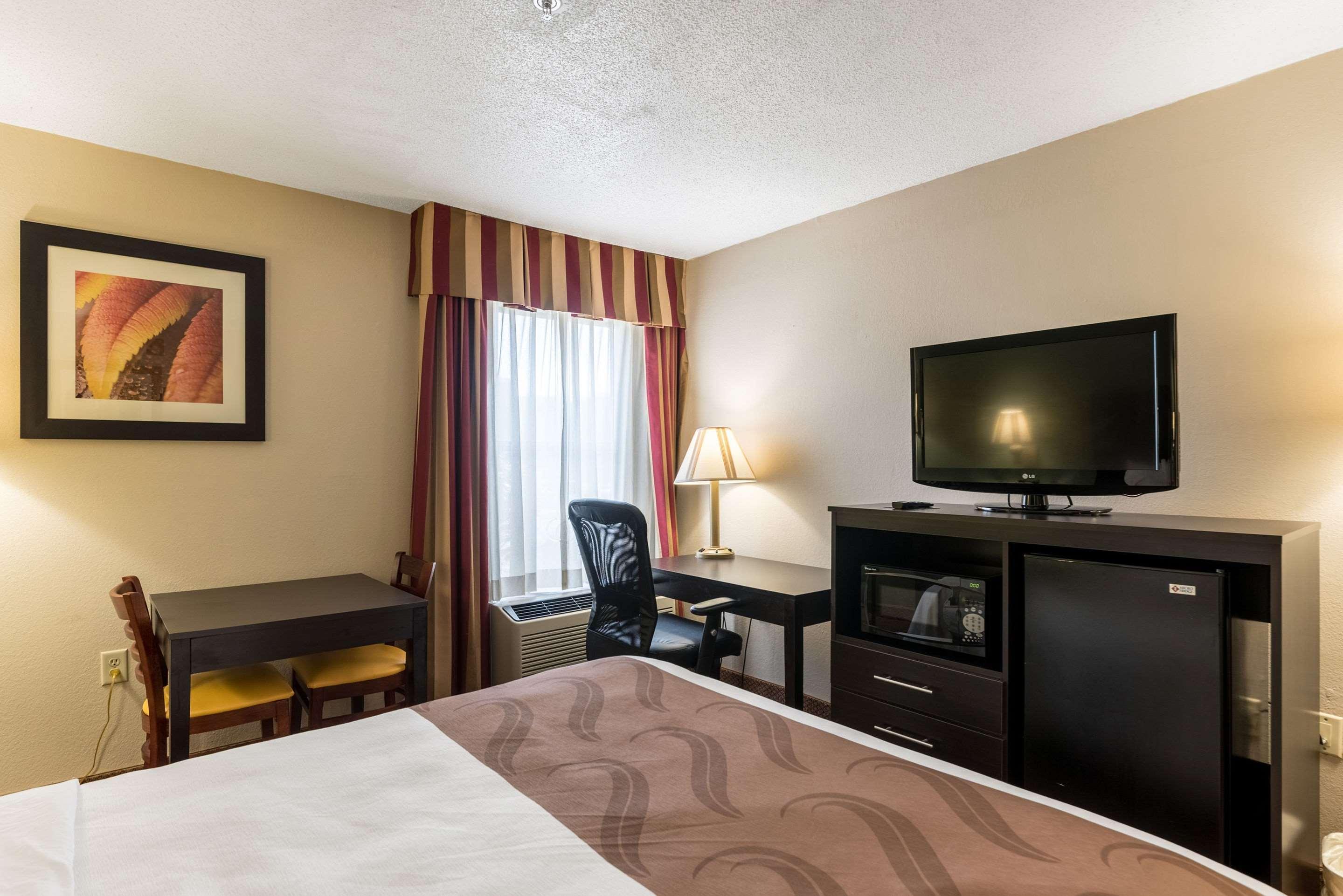 Quality Inn & Suites Clemmons I-40 Eksteriør bilde