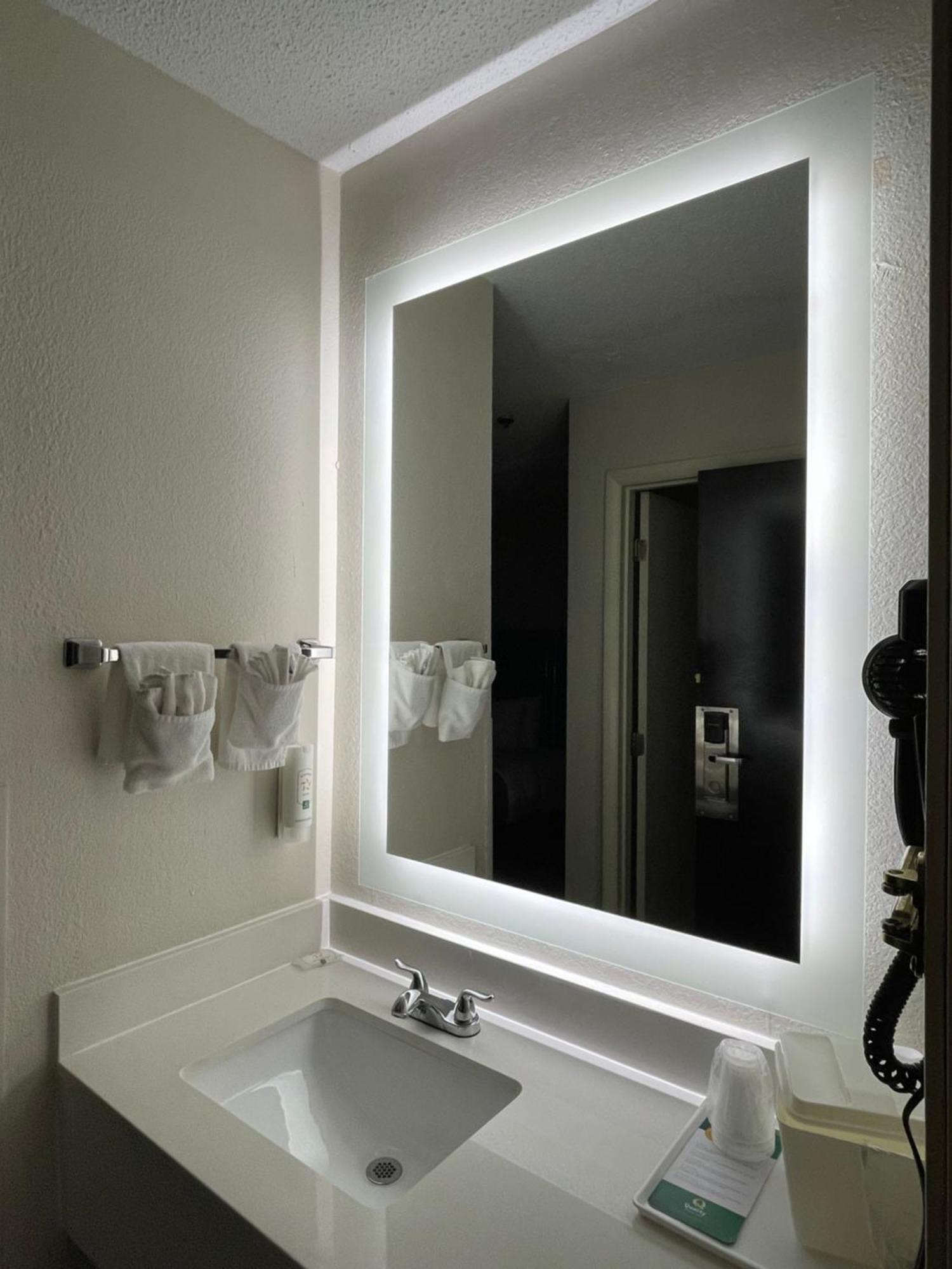 Quality Inn & Suites Clemmons I-40 Eksteriør bilde