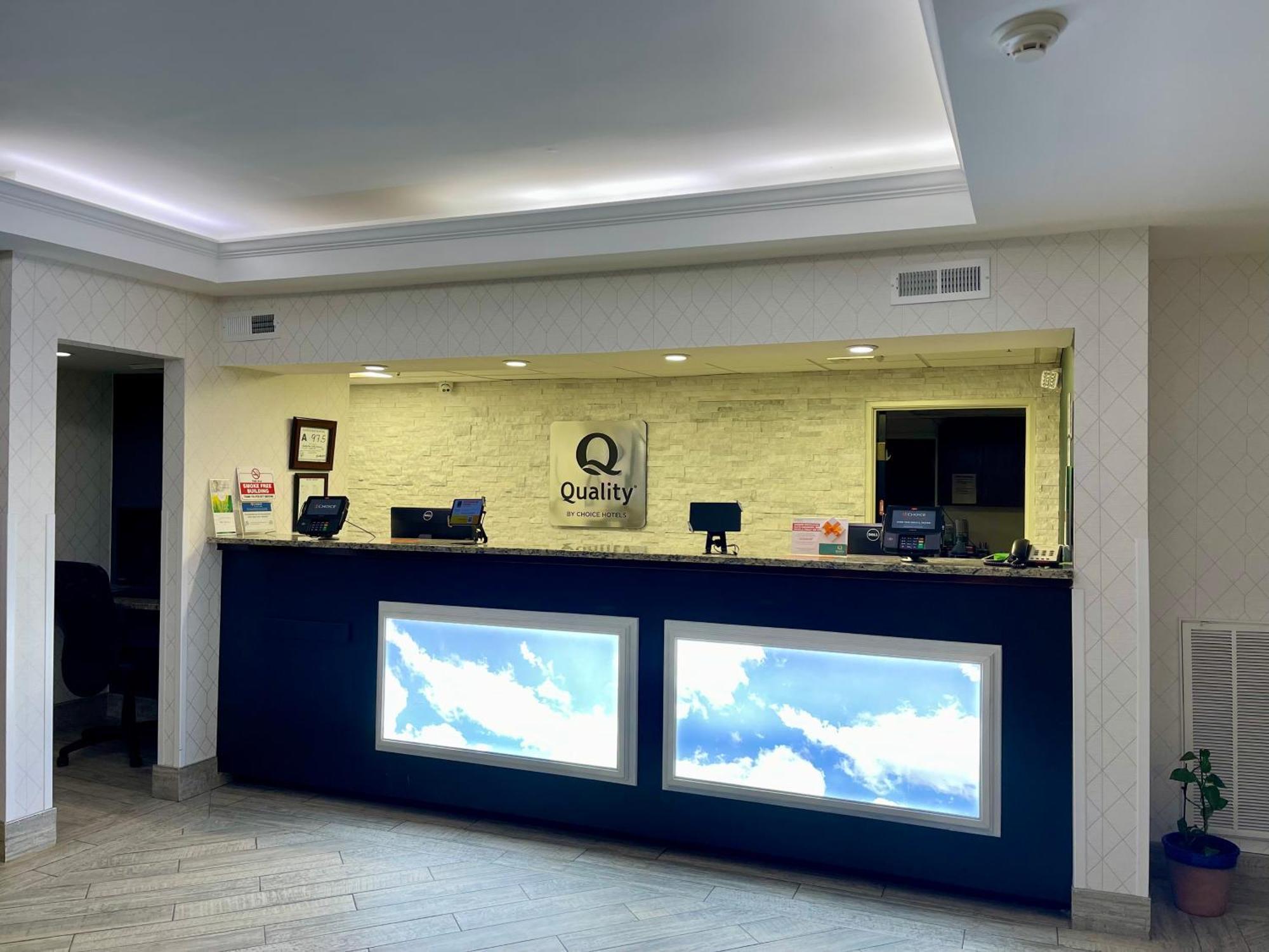 Quality Inn & Suites Clemmons I-40 Eksteriør bilde